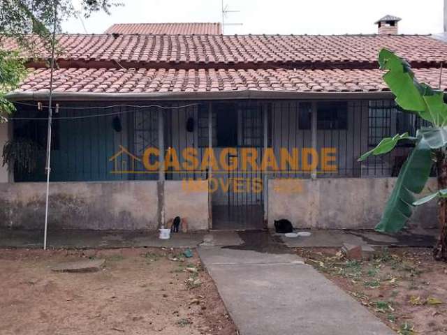 Casa com 01 quarto, 50mts no Jardim Imperial