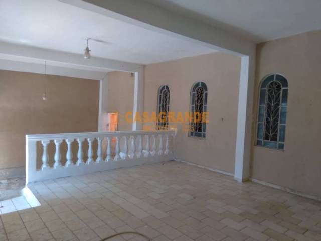 Casa com 06 quartos, 200m² no Conjunto Residencial Nosso Teto  SJC