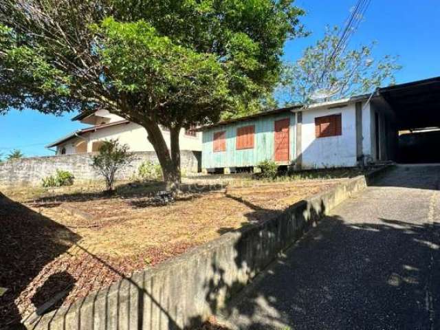 Terreno com 328m² no bairro Serraria - São José/SC