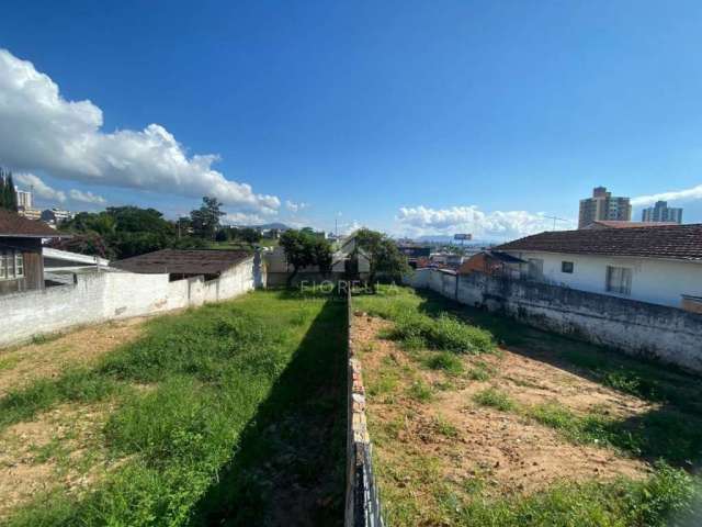 Terreno no bairro Barreiros em São José/SC.