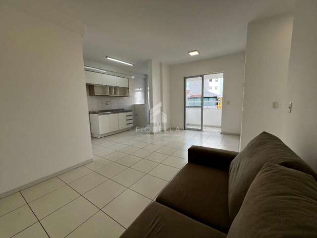 Apartamento com 02 dormitórios e vaga coberta no bairro Campinas - São José/SC