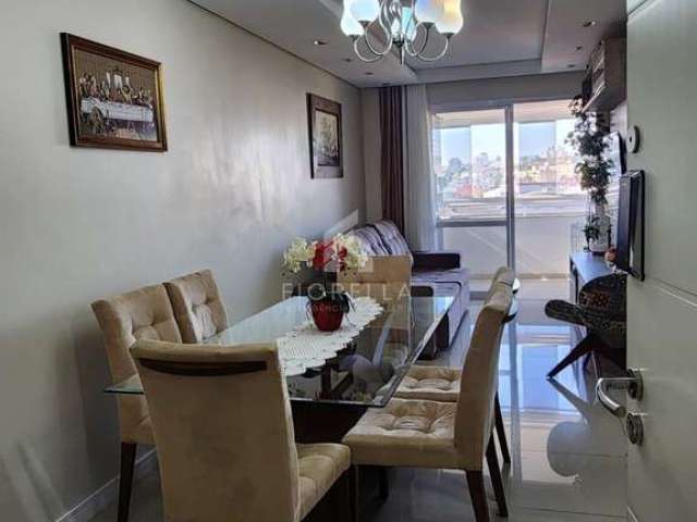 Apartamento com três dormitórios sendo um suíte bairro Barreiros em São José /SC