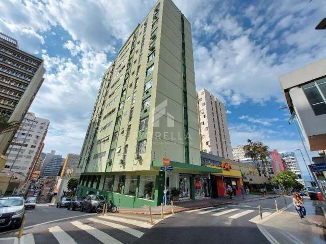 Apartamento com 2 dormitórios, no bairro Centro em Florianópolis/SC.