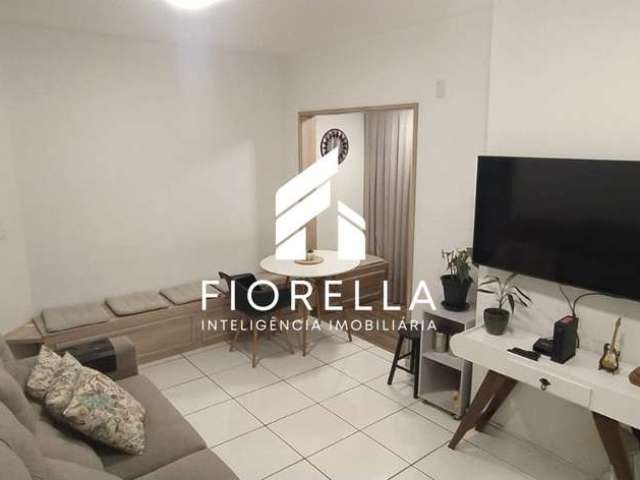 Apartamento à venda com 03 dormitórios sendo 01 suíte  no bairro Flor de Napolis em São José