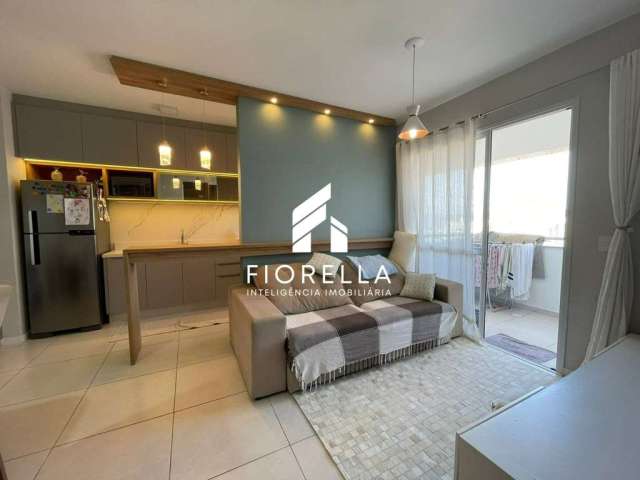 Apartamento de 02 dormitórios sendo uma suíte, Barreiros - São José/SC