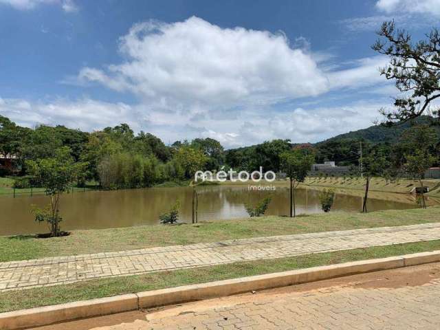 Lote plano de 500m² em condomínio de alto padrão com área verde e lago para pesca - R$550.000,00 - Itapema - Guararema - SP