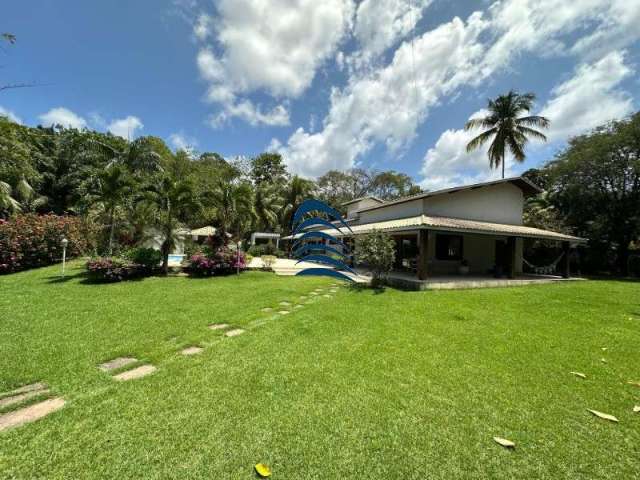 Casa no Condomínio Águas Finas em LAURO DE FREITAS - Casa com 6 quartos sendo 4 suítes com piscina e área gourmet.