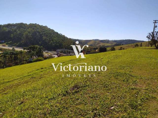 Terreno em declive 1000m² - Condomínio Village Parahybuna – Aceita finan.