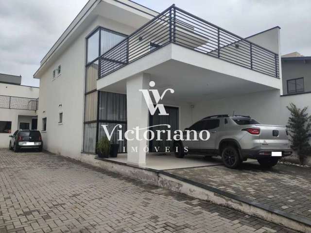 Sobrado 215m² 3 Dorm. 1 Suíte Área comercial - Villa Branca -Aceita permuta