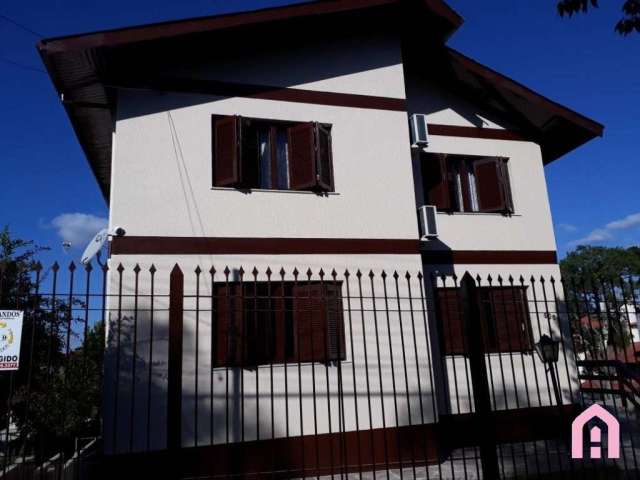 Casa com 5 quartos à venda no Petrópolis, Caxias do Sul , 252 m2 por R$ 1.069.000