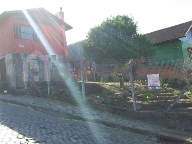 Terreno à venda no Rio Branco, Caxias do Sul  por R$ 380.000