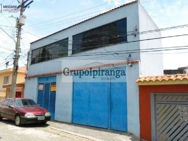 Galpão Comercial próximo ao metrô, com 260m², 5 salas, 4 banheiros, cozinha, recepção e salão