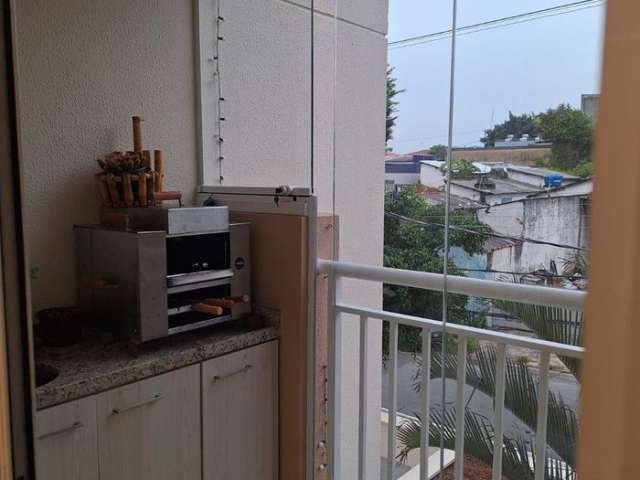 Apartamento com Varanda, 2 dormitórios sendo uma suíte e 1 vaga de garagem.