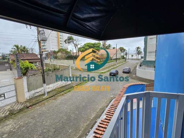 Sobrado em Mongaguá, bairro Vila Atlântica, próximo a praia, 2 dormitórios, 2 banheiros e demais dependências, 2 vagas de garagem, visite!!