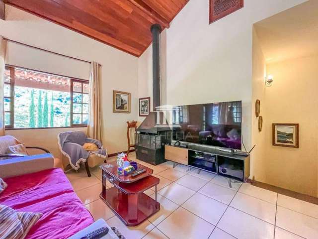 Casa com 3 dormitórios à venda, 267 m² por R$ 990.000,00 - Vargem Grande - Teresópolis/RJ