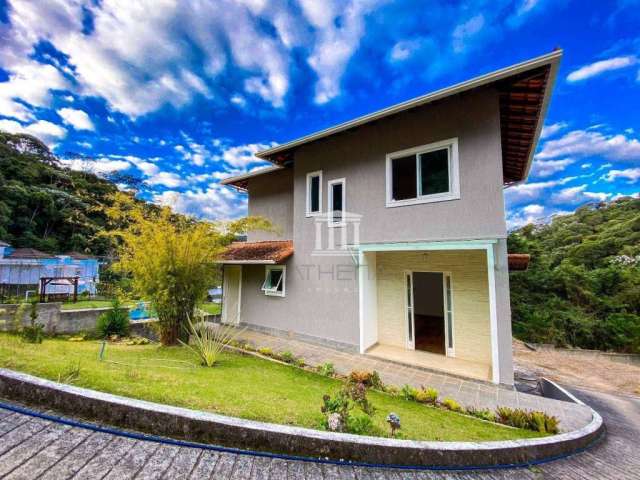 Casa com 3 dormitórios à venda, 164 m² por R$ 790.000,00 - Barra do Imbuí - Teresópolis/RJ