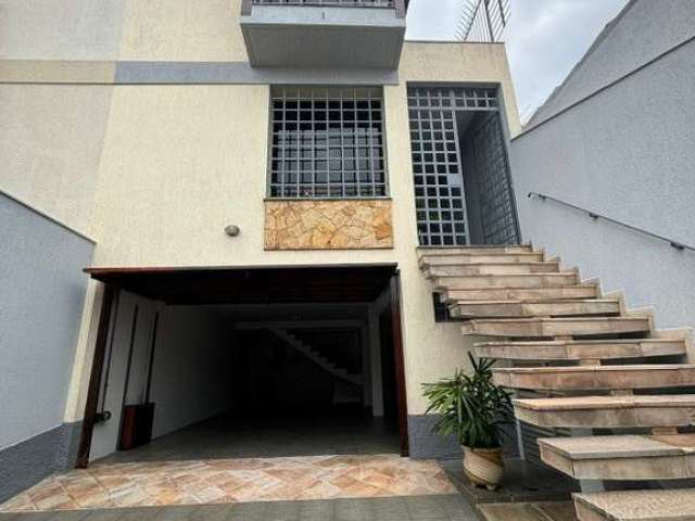 Sobrado Luxo no Tucuruvi: 4 Quartos, 2 Suítes, 3 Salas, 5 Banheiros, 6 Vagas de Garagem, 235m² - São Paulo-SP