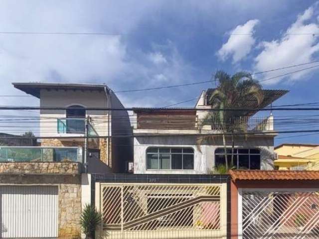 Imperdível sobrado à Venda em São Paulo-SP, Horto Florestal: 3 Quartos, 2 Suítes, 2 Salas, 5 Vagas de Garagem, 180m²!