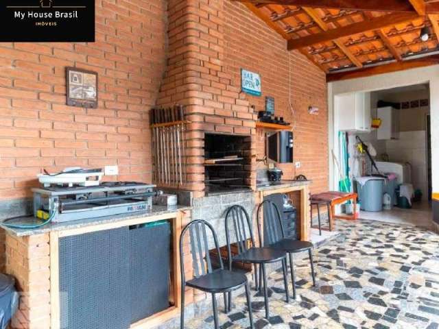 Casa em São Paulo-SP, Jardim São Carlos: 4 Quartos, 3 Suítes, 2 Salas, 3 Banheiros, 5 Vagas, 250m²!