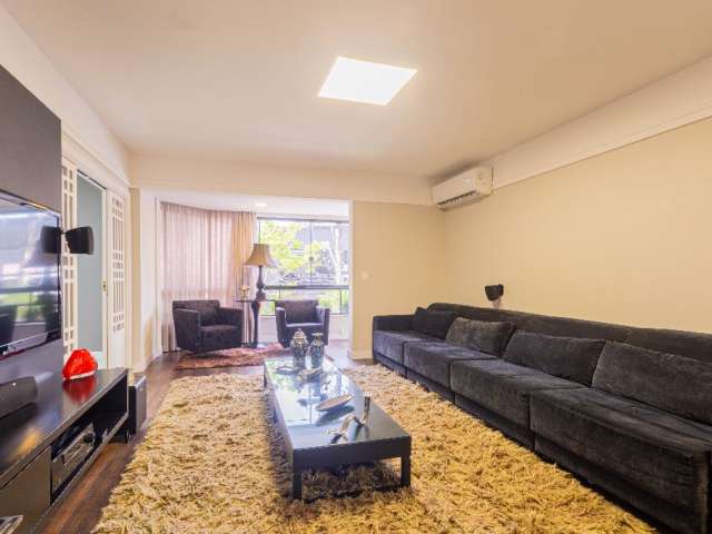 Lindo apartamento reformado no centro da cidade de Joinville