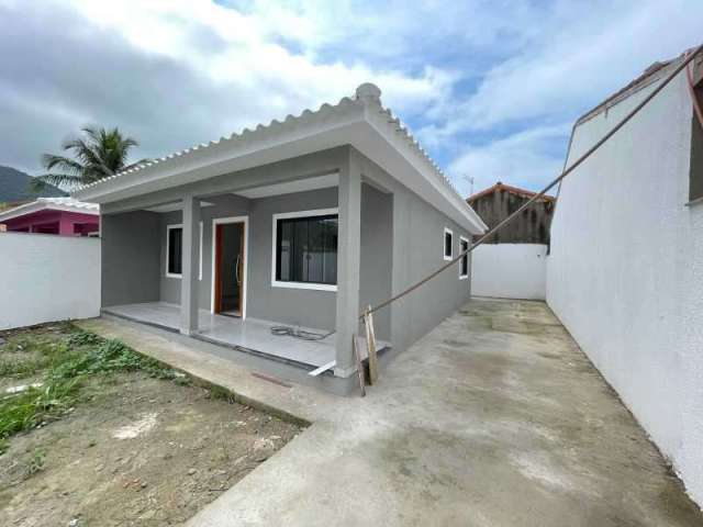 Casa com 2 quartos à venda na Rua das Tulipas, São José do Imbassaí, Maricá, 73 m2 por R$ 360.000