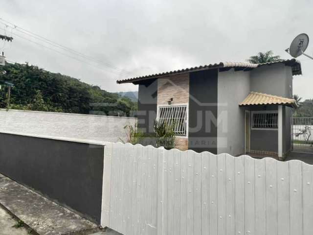 Casa em condomínio fechado com 2 quartos à venda na Alameda Iguaçu, Itaocaia Valley (Itaipuaçu), Maricá, 138 m2 por R$ 320.000