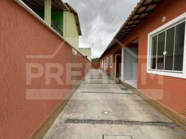 Casa com 2 quartos à venda na Avenida Maysa, Cordeirinho (Ponta Negra), Maricá, 58 m2 por R$ 245.000