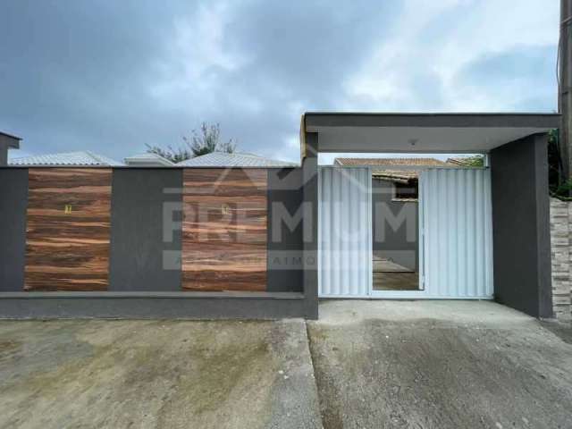 Casa com 2 quartos à venda na Rua Vinte e Quatro, Guaratiba (Ponta Negra), Maricá, 75 m2 por R$ 400.000