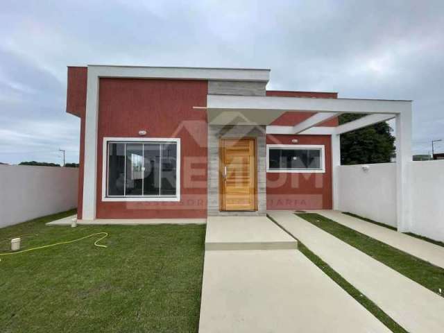 Casa em condomínio fechado com 3 quartos à venda na Rodovia Vereador Oldemar Guedes Figueiredo, Ubatiba, Maricá, 140 m2 por R$ 450.000