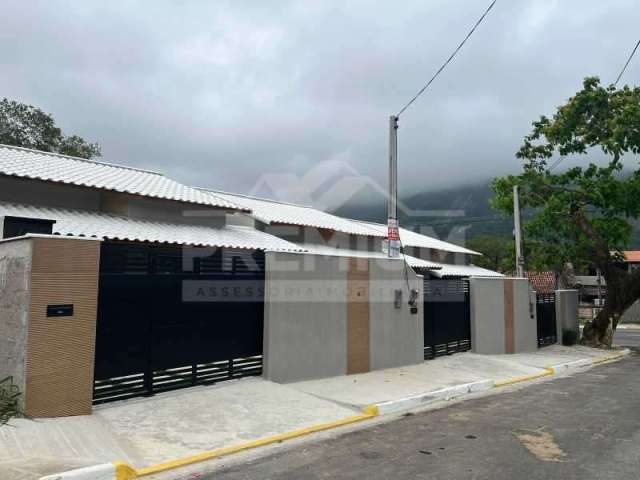 Casa com 2 quartos à venda na Rua Vinte, Cajueiros (Itaipuaçu), Maricá por R$ 345.000