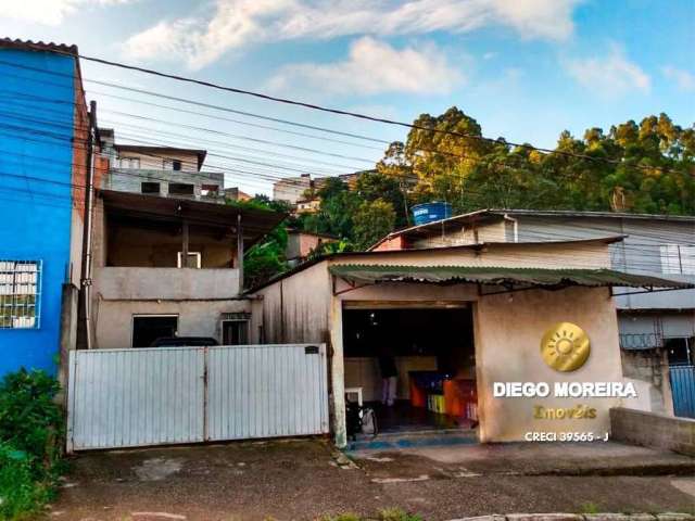 Casa à venda com Salão Comercial em Terra Preta