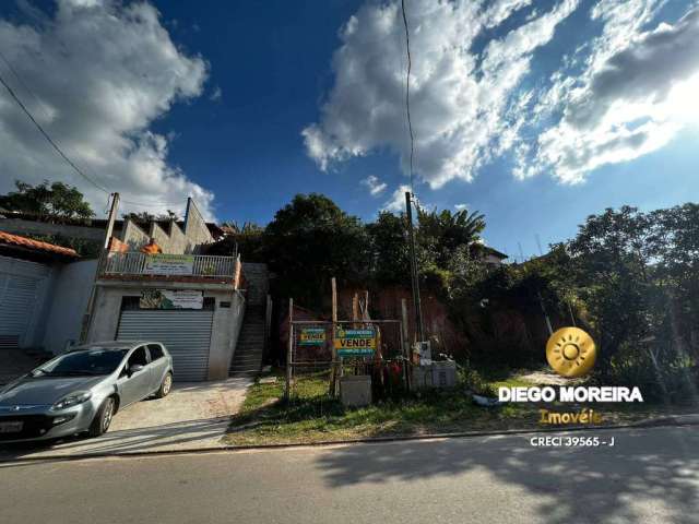 Casa à venda com salão comercial, com boa localização