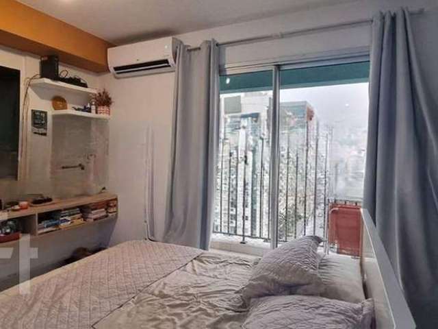 Apartamento à venda na Rua Voluntários da Pátria, --, Santana, São Paulo por R$ 330.000