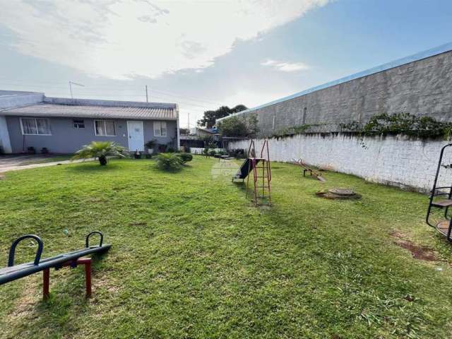 Casa em condomínio fechado com 2 quartos à venda na Rua Pernambuco, 893, Estados, Fazenda Rio Grande, 79 m2 por R$ 300.000