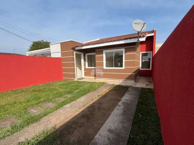 Casa com 3 quartos à venda na Rua Estônia, 44, Nações, Fazenda Rio Grande, 59 m2 por R$ 280.000