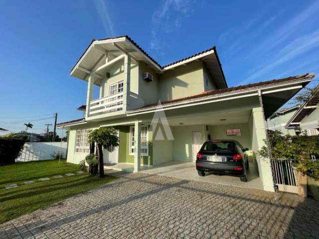 Casa em condomínio fechado com 3 quartos à venda na Rua Frederico Eick, --, Santo Antônio, Joinville por R$ 1.200.000