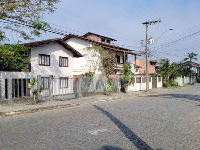 Casa com 6 quartos à venda na Rua Presidente Nilo Peçanha, --, Floresta, Joinville por R$ 600.000