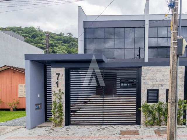 Casa com 3 quartos à venda na Karl Kumlehn, --, América, Joinville por R$ 1.750.000