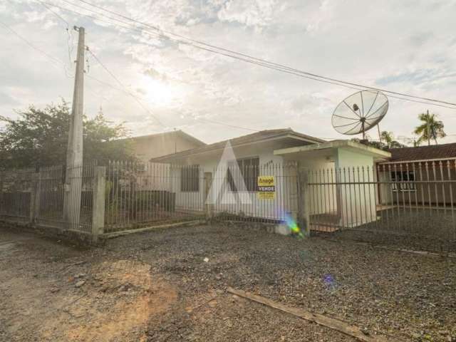 Casa com 3 quartos à venda na Rua Benjamin Constant, --, América, Joinville por R$ 800.000