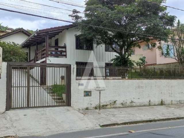 Casa com 3 quartos à venda na Rua Assis Brasil, 634, Saguaçu, Joinville por R$ 500.000
