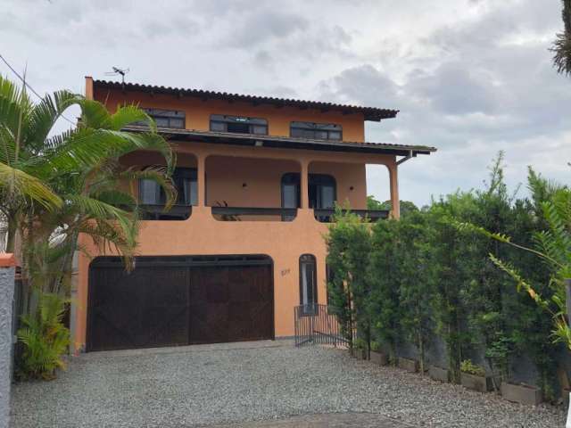 Casa com 3 quartos à venda na Rua Presidente Nilo Peçanha, 877, Floresta, Joinville, 280 m2 por R$ 875.000