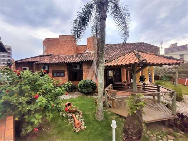 Casa com 4 quartos à venda na 3750 Canto do Sol, --, Itacolomi, Balneário Piçarras, 250 m2 por R$ 2.800.000