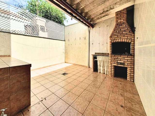 Casa com 3 quartos à venda na Rua Pacobaíba, 587, Vila Natália, São Paulo por R$ 630.000