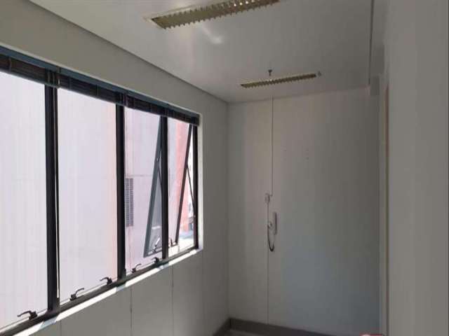 Sala comercial à venda na Rua Monte Alegre, 561, Perdizes, São Paulo por R$ 214.000