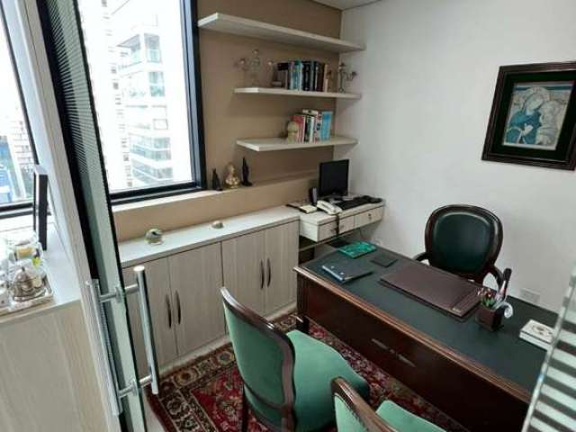 Sala comercial à venda na Alameda Santos, 955, Cerqueira César, São Paulo por R$ 740.000