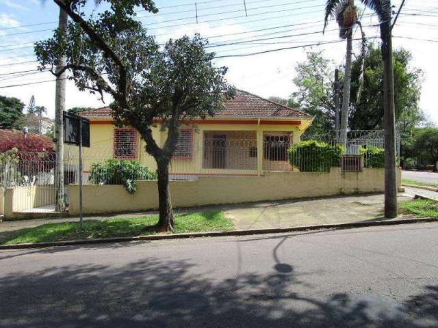 Casa no Bairro MEDIANEIRA com 240 m2, 4 dormitórios, Área de serviço, Banheiro privativo, Banheiro social, Cozinha, Despensa, Edícula, Estac.sem vaga, Lavanderia, Pátio, Portão garagem automático, Sal