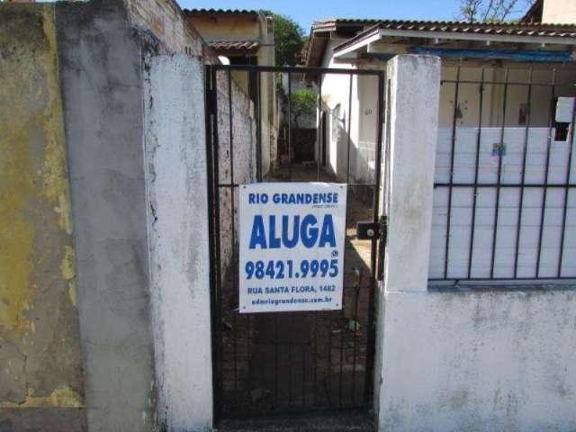 - Casa no Bairro CAVALHADA com 50 m2, 2 dormitórios, Área de serviço, Banheiro social, Cozinha, Pátio, Sala de estar, Tanque