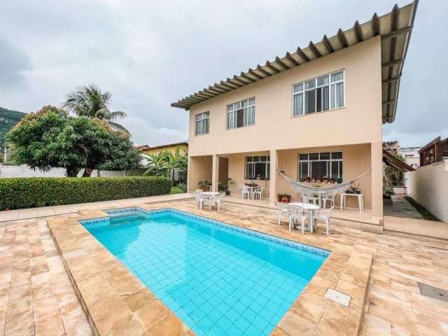 Casa com 5 dormitórios à venda, 300 m² por R$ 1.600.000,00 - Itaipu - Niterói/RJ