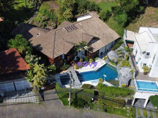 Casa dentro de Condomínio com 4 suítes para Venda em Itaipu, Niterói-RJ