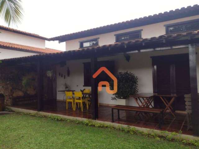 Casa com 4 dormitórios à venda, 300 m² por R$ 3.500.000,00 - Camboinhas - Niterói/RJ
